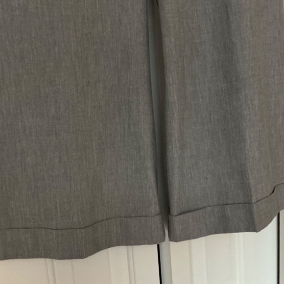 The Limited Y2K Cassidy Fit  women’s cuffed gray gaucho pant  size 8 - Picture 3 of 8